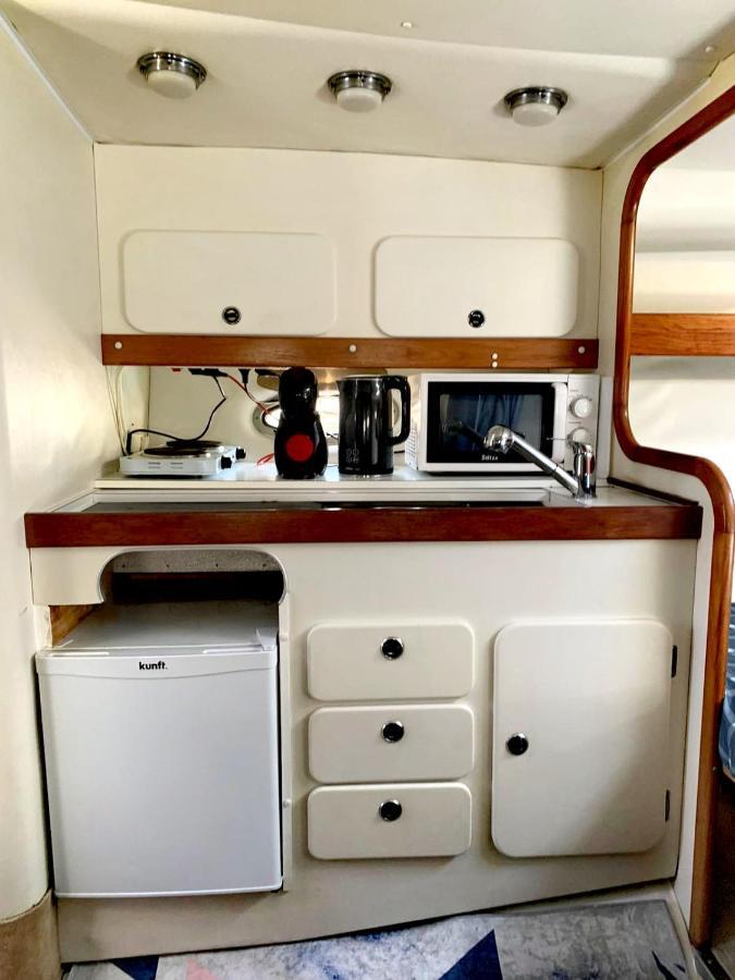 Cozy private two rooms yacht in Barcelona - Port Fórum Sant Adrià de Besòs Exterior foto